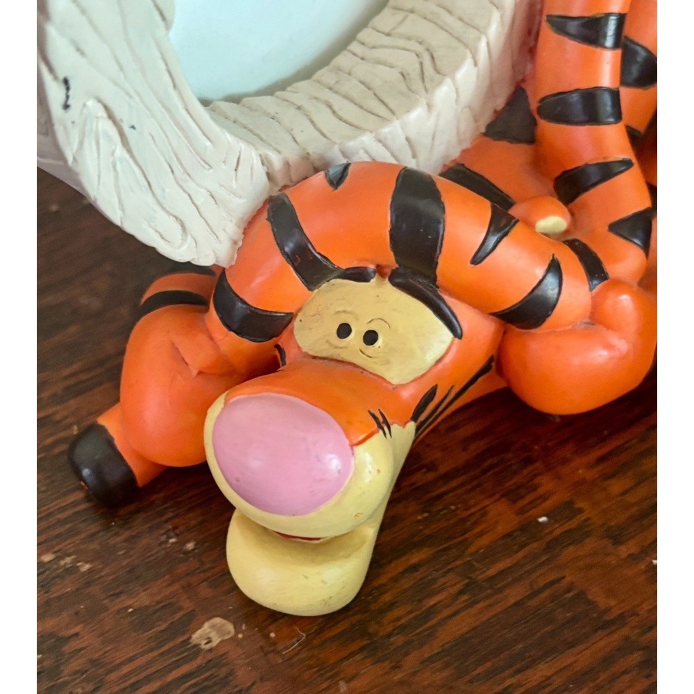 Disney Tigger Round Photo Frame PUNCH Purple Butterfly Pooh Resin Flaw Chip‎ - Picture 9 of 11